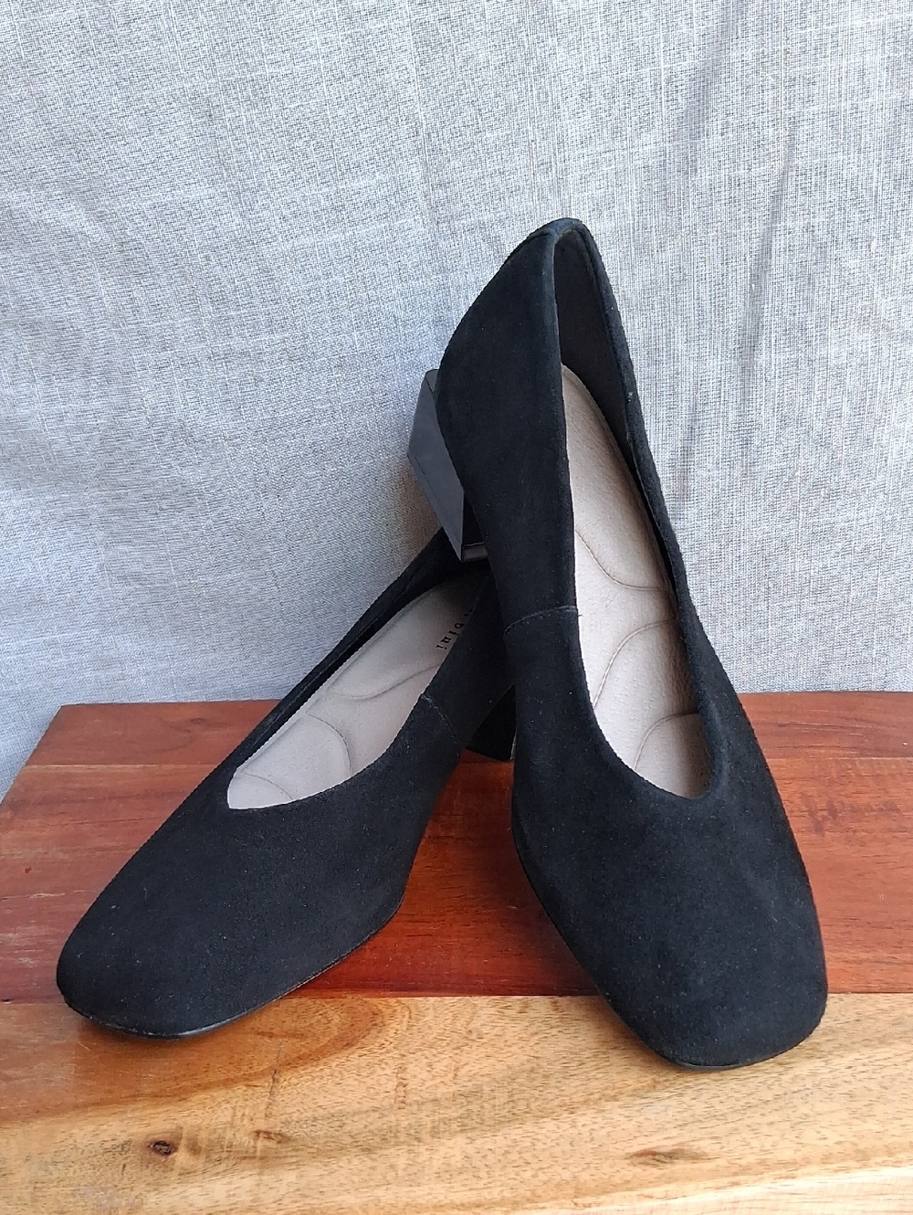 Gianni Bini Black Suede Low Block Heel Pumps 6.5